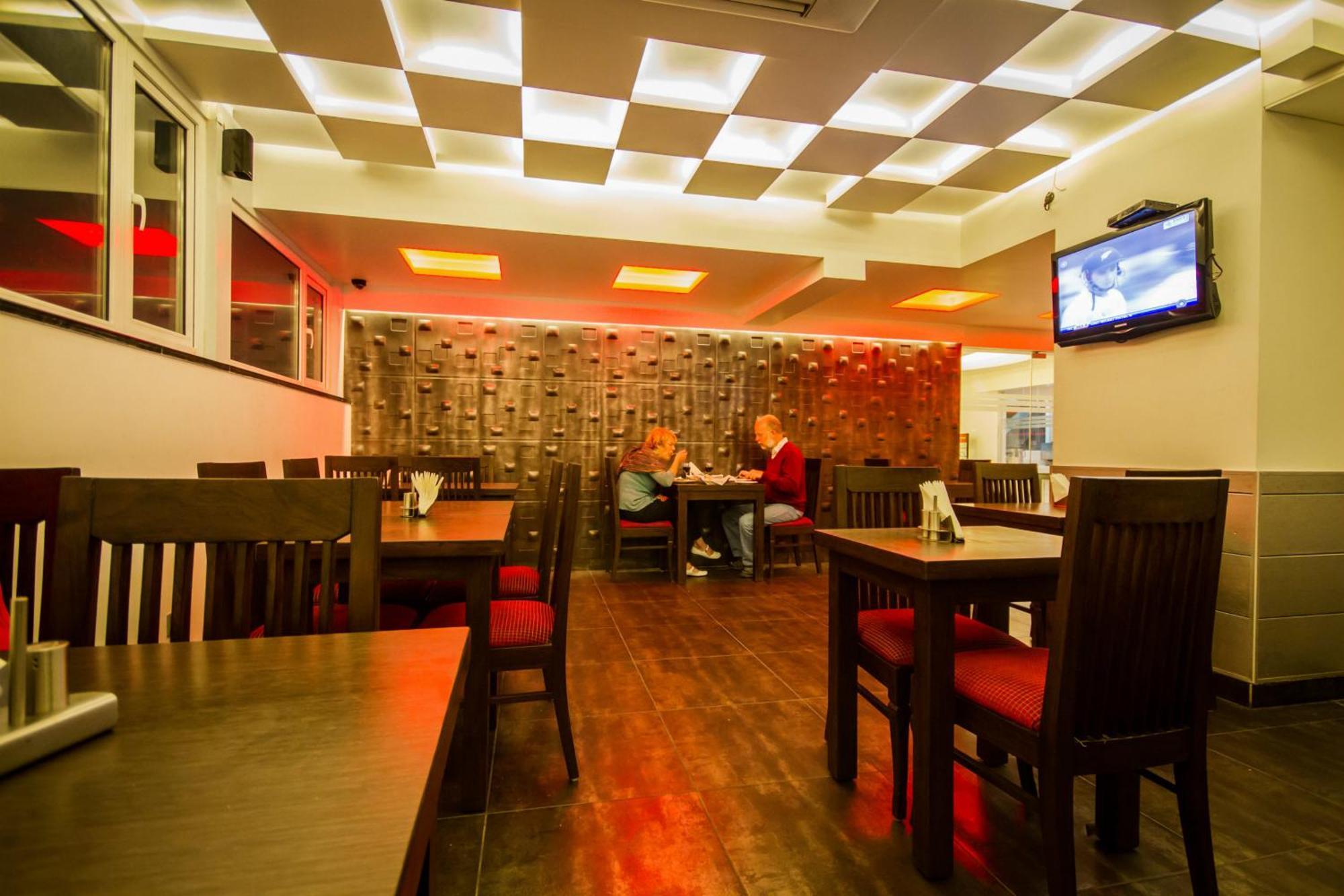 Grand Godwin Near Railway Stn Offers Free Airport Pick-up New Delhi