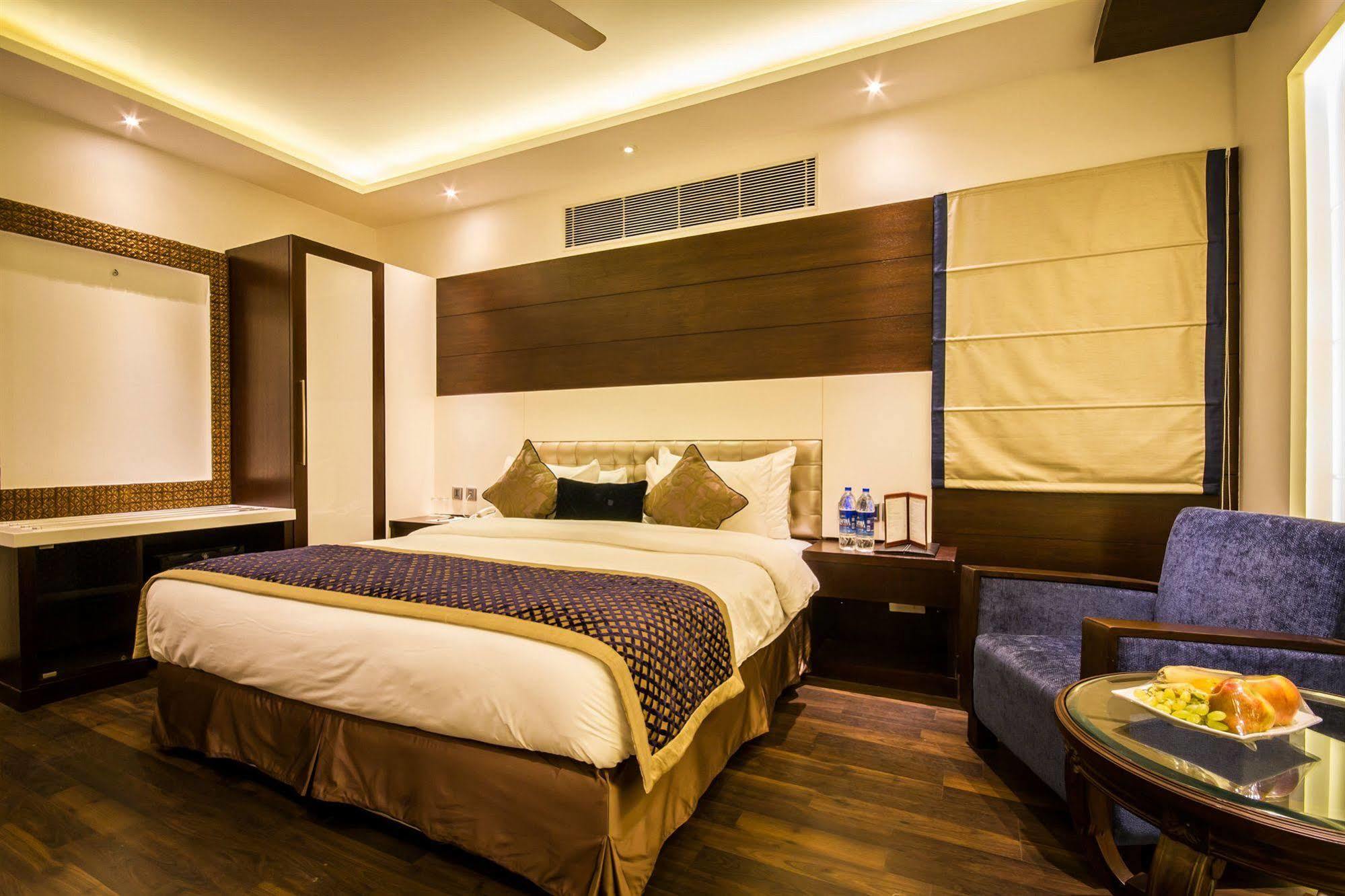 Grand Godwin Near Railway Stn Offers Free Airport Pick-up Hotel 4*