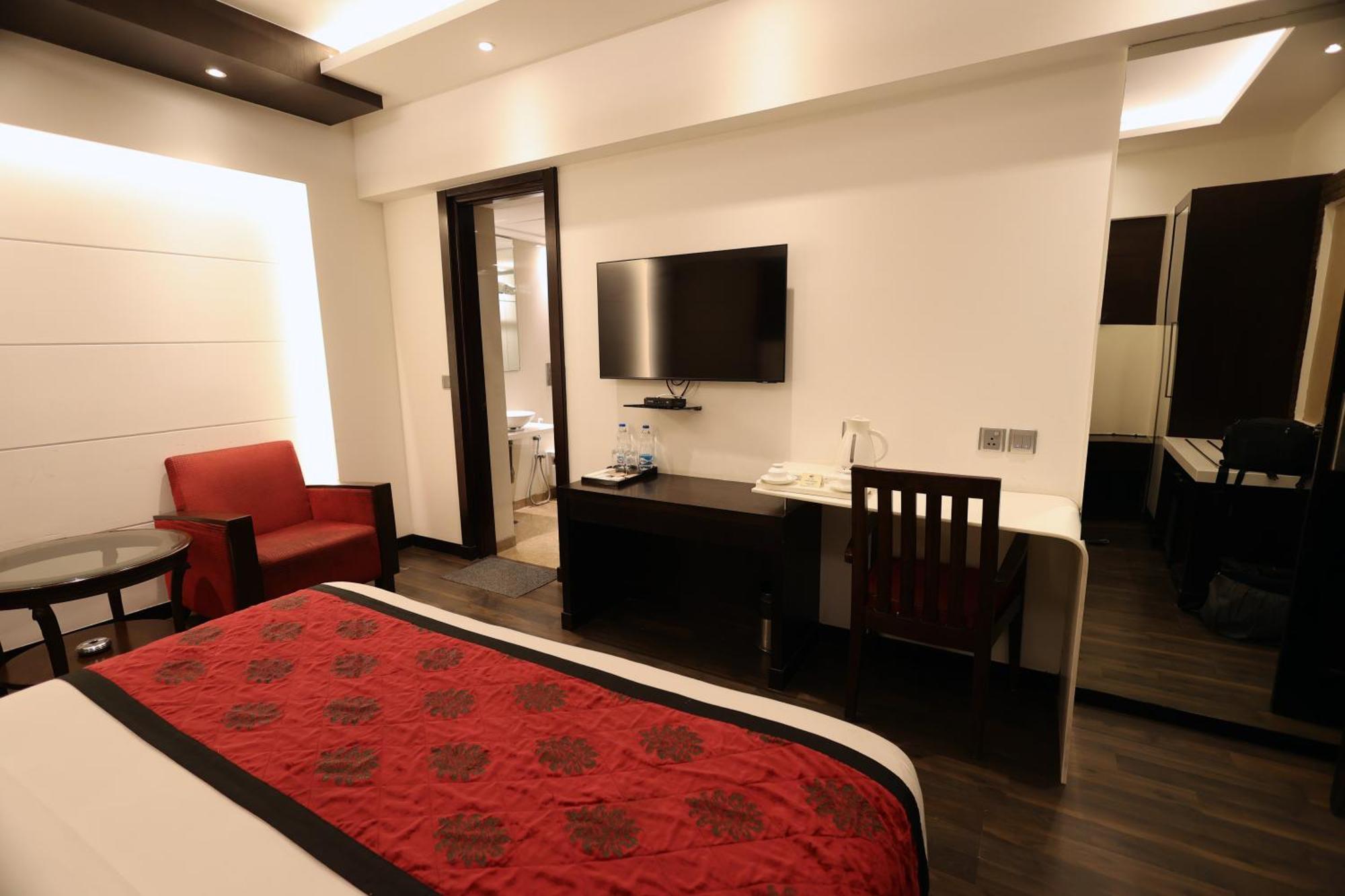 Grand Godwin Near Railway Stn Offers Free Airport Pick-up Hotel