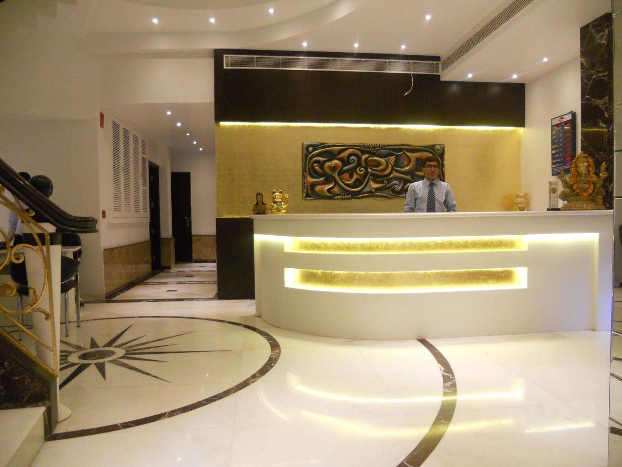 Grand Godwin Near Railway Stn Offers Free Airport Pick-up