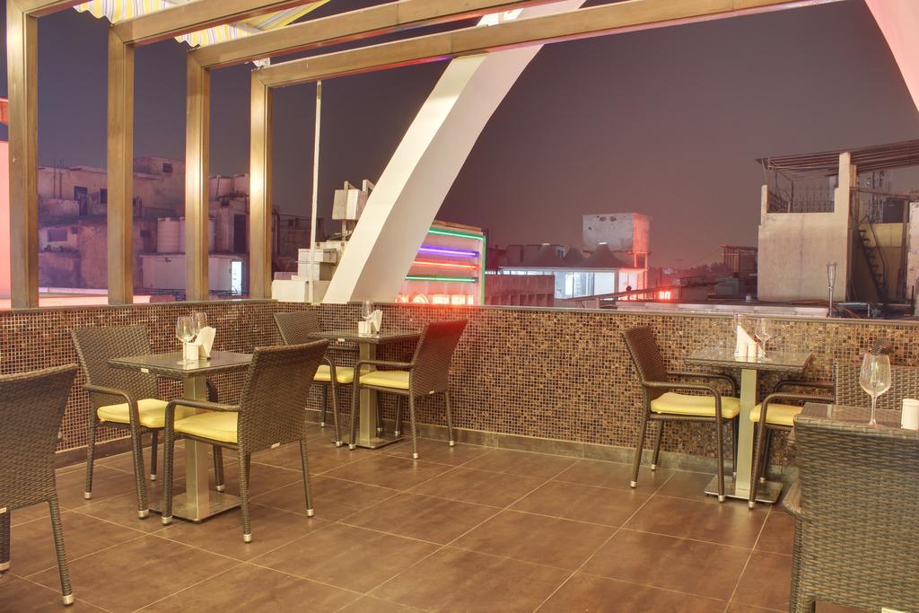 Hotel Grand Godwin Near Railway Stn Offers Free Airport Pick-up