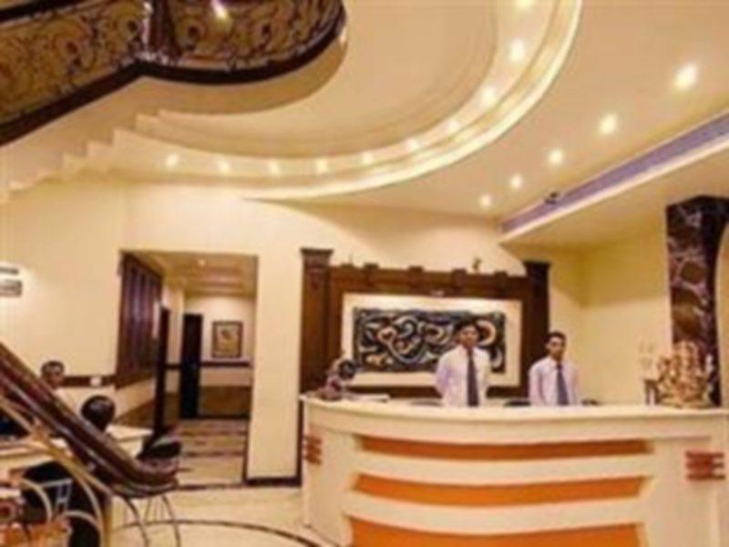 Hotel Grand Godwin Near Railway Stn Offers Free Airport Pick-up 4*