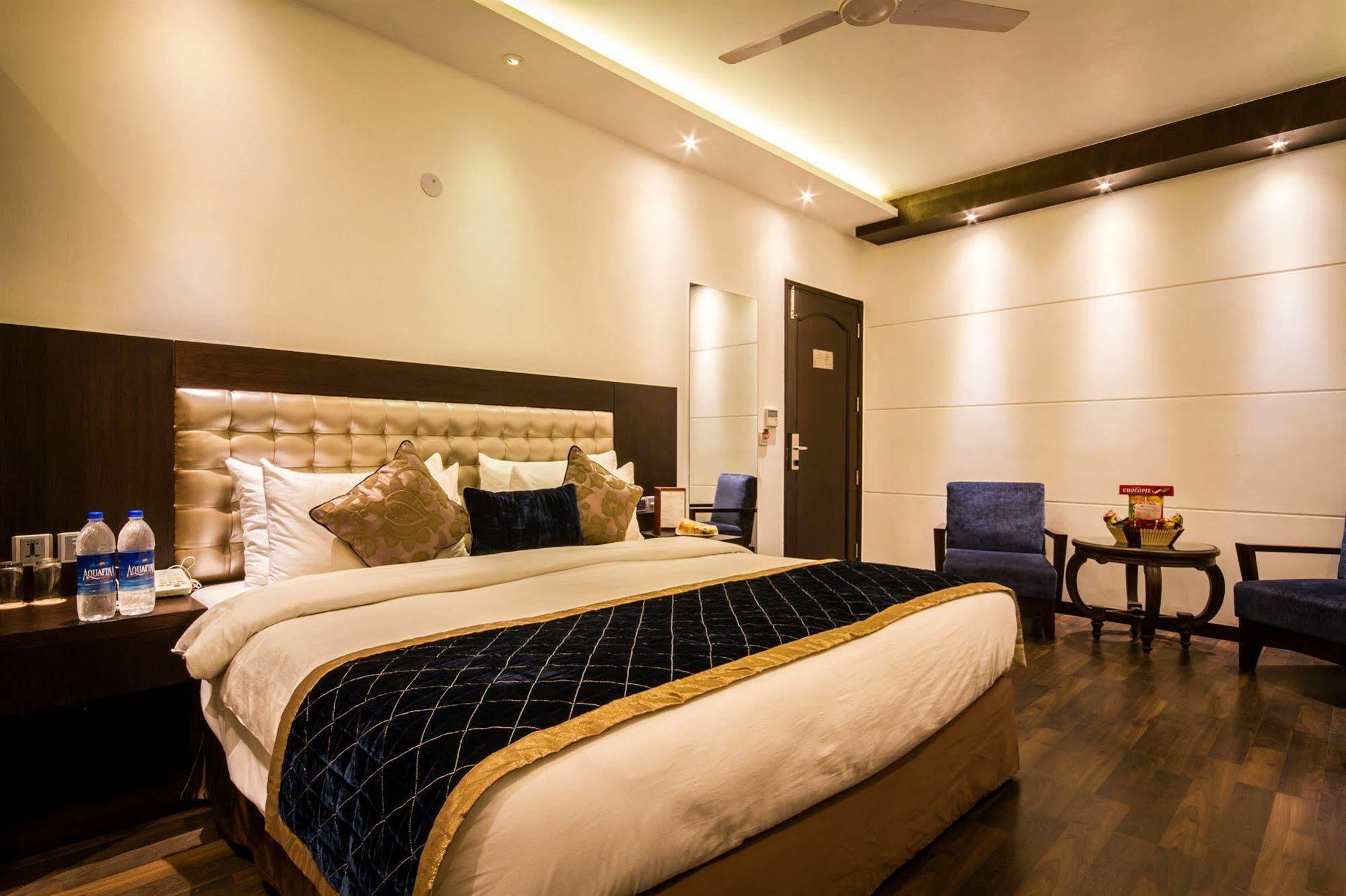 Grand Godwin Near Railway Stn Offers Free Airport Pick-up Hotel New Delhi
